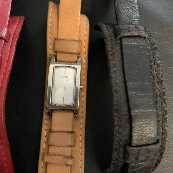 Guess Watch with 3 Leather Straps - Picture 2 of 2